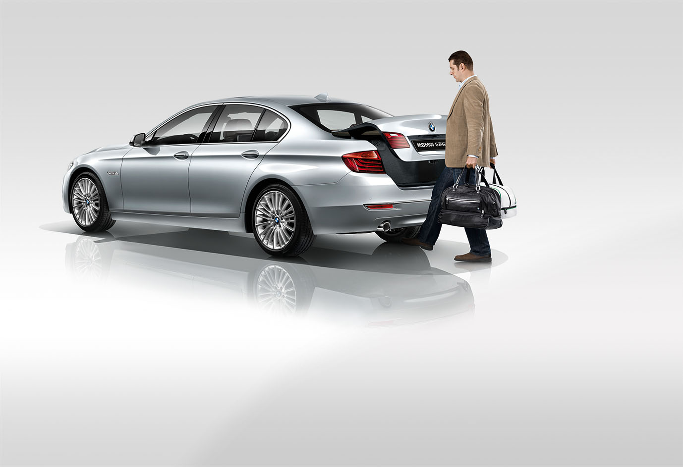 华晨宝马5系,舒适的进入功能.