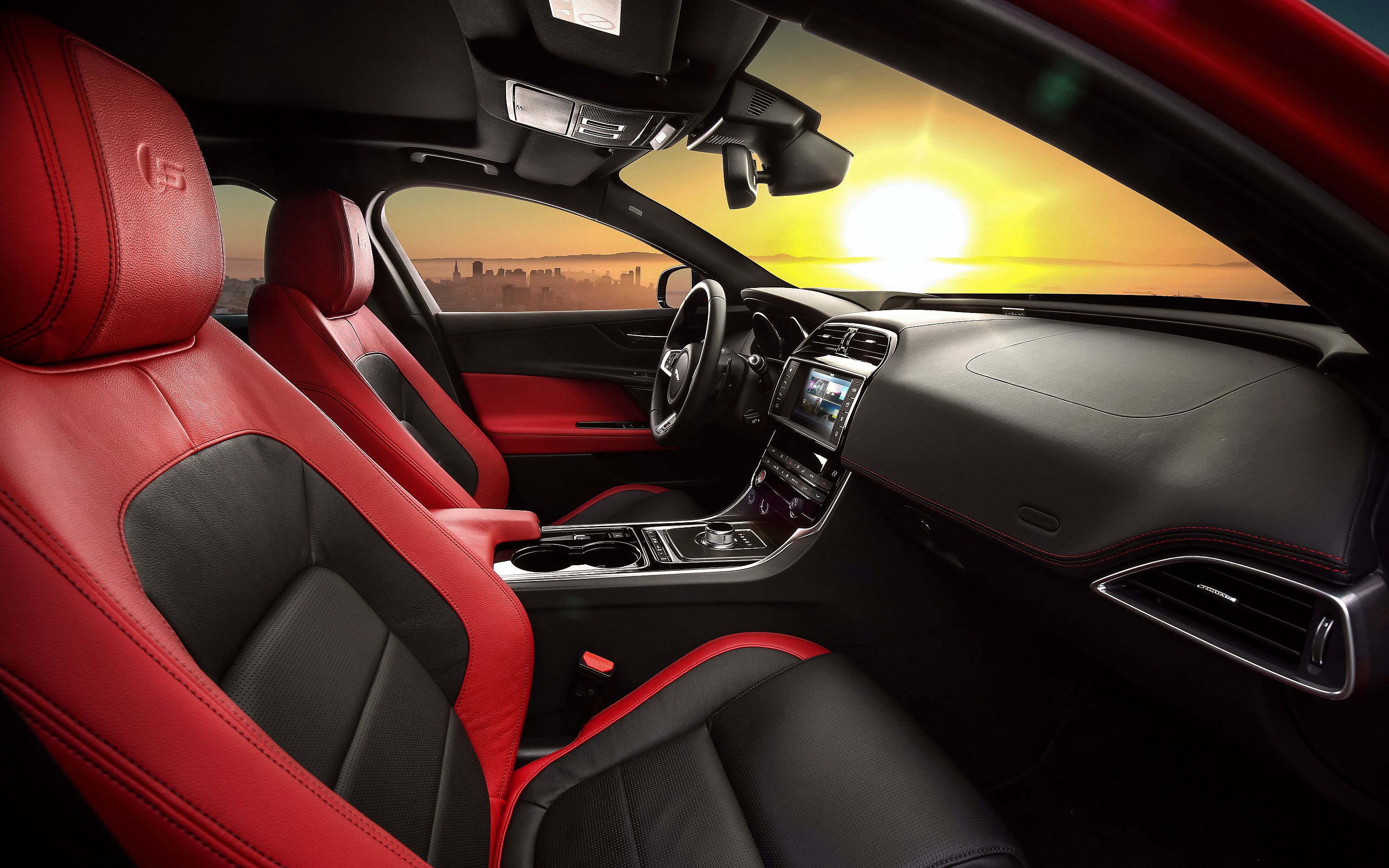 豹风来袭 捷豹xe征服上海天马山赛道