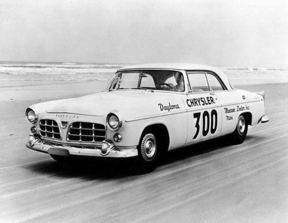 (1955年首款克莱斯勒300)
