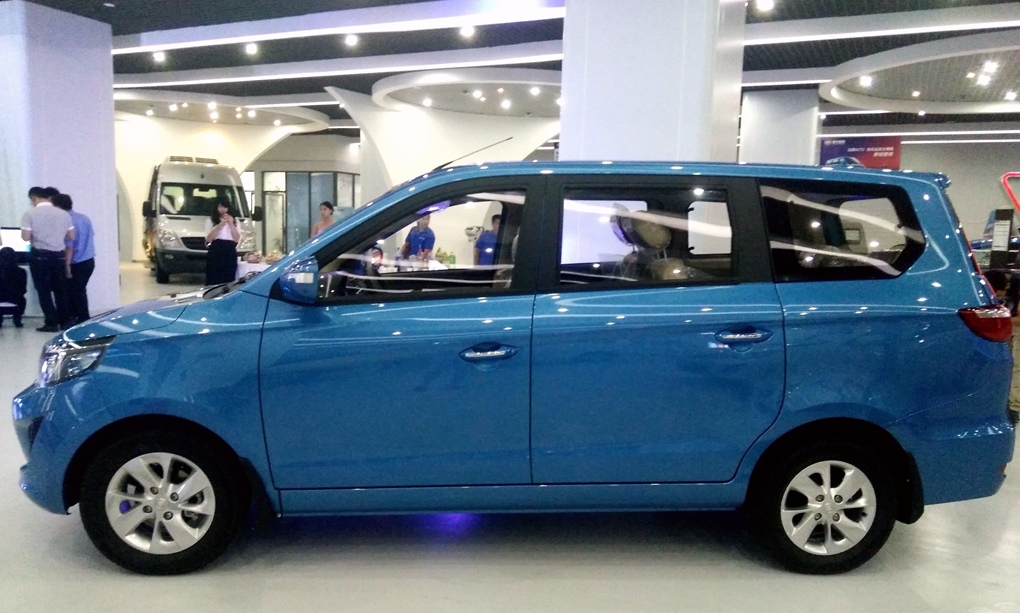 福汽启腾ex80德系品质大七座 亮瞎你的眼?